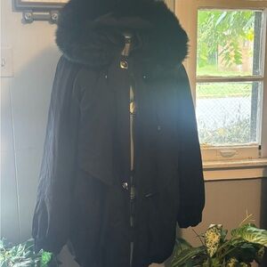 Chic Black Fur-Trimmed Women's Puffer Coat